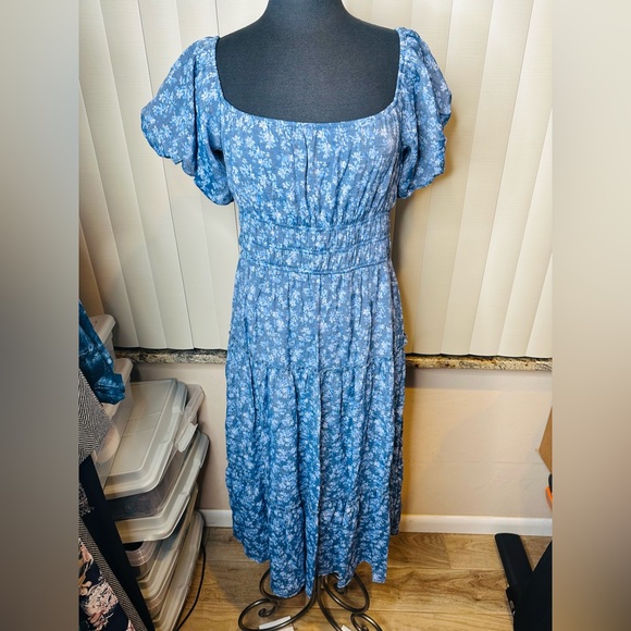 Trixxi Dresses & Skirts - Trixxi  Blue Floral Chiffon Fluttered Sleeve Tiered Lined Dress Size XL